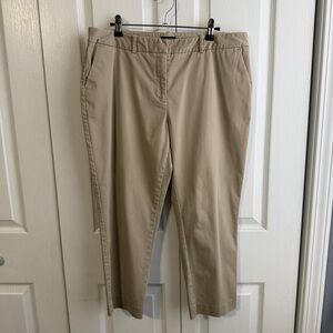 Worthington tan modern fit Capri pants size 12